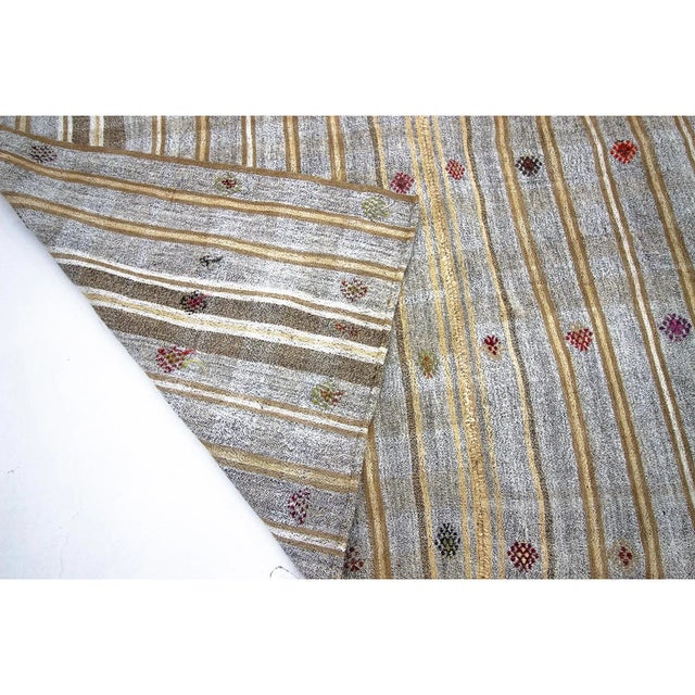 Mid 20th Century Vintage Embroidered Turkish Kilim Rug-6'8'x10'9" For Sale - Image 5 of 7