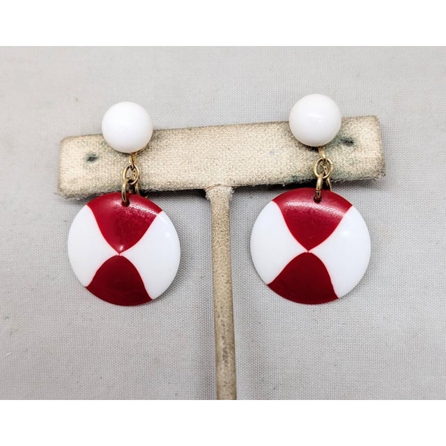 Mid-Century Modern Vintage 1950s Signed Crown Trifari White & Red Drop Clip Earrings- 2 Pieces For Sale - Image 3 of 7
