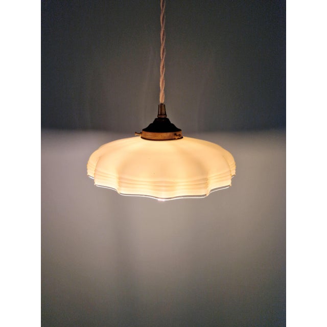 Art Deco Pendant Light in Scalloped Yellow Opaline Glass with Uranium Glass, 1920 For Sale - Image 6 of 10
