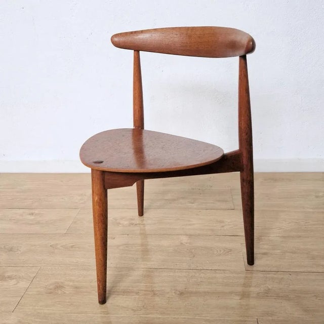 1950s Heart Chair by Hans Jorgen Wegner for Fritz Hansen, 1950s For Sale - Image 5 of 5