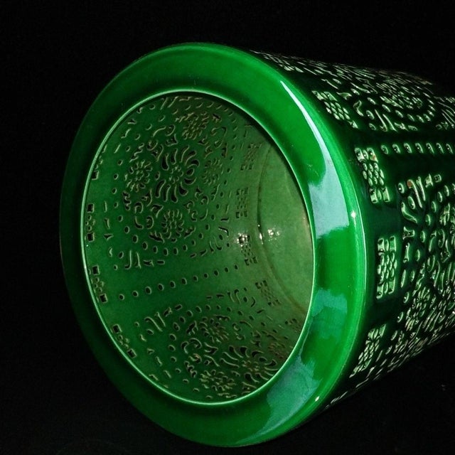 Late 20th Century Green Glazed Reticulated Porcelain Brush Pot For Sale In Los Angeles - Image 6 of 8