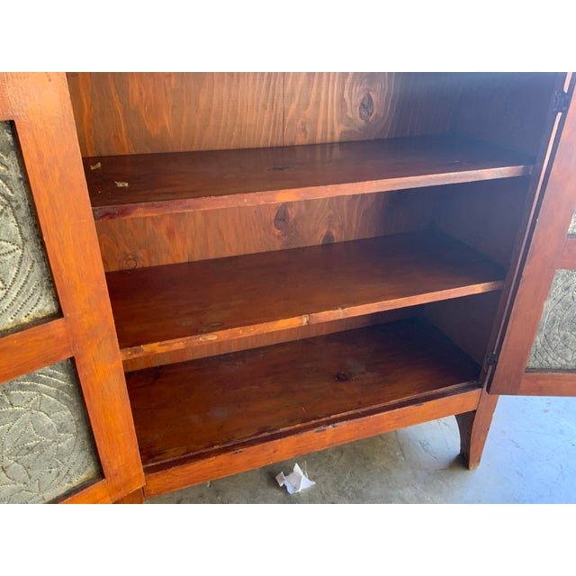 19th Century Pine and Poplar Pie Safe For Sale In Tampa - Image 6 of 9