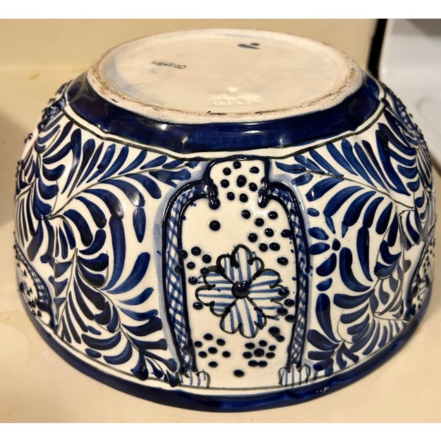 Vintage Mexican Talavera Hand-Painted Blue & White Ceramic Serving Bowl For Sale - Image 4 of 12