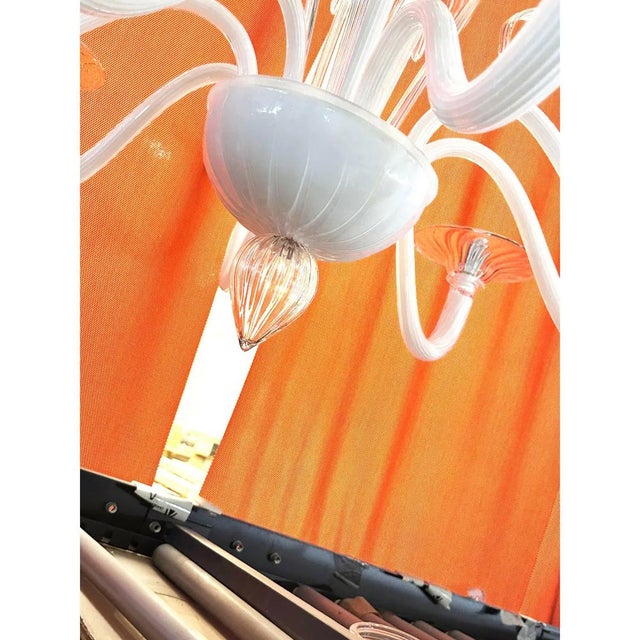 Mid-Century Modern White Chandelier with Transparent Leaves in Murano Glass by Simoeng For Sale - Image 3 of 8