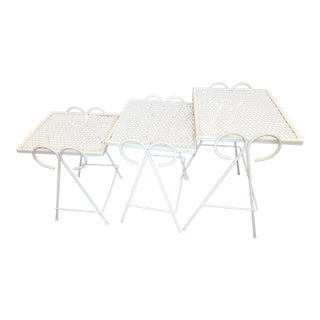 Mid-Century White Metal Mesh Nesting Garden Patio Tables or Plant Stands Woodard Styled — Set of 3 For Sale