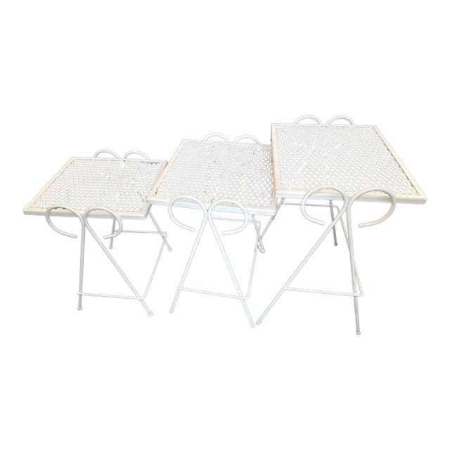 Mid-Century White Metal Mesh Nesting Garden Patio Tables or Plant Stands Woodard Styled — Set of 3 For Sale