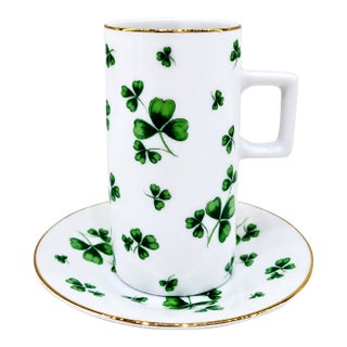 Vintage Neiman Marcus Shamrock Demitasse Cups & Saucers With Gold Trim – Set of 8 For Sale