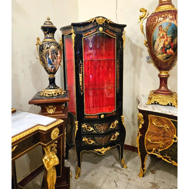 French Louis XV Style Black Display Curio Cabinet With Red Velvet Interior & Gold Leaf Details For Sale - Image 3 of 4
