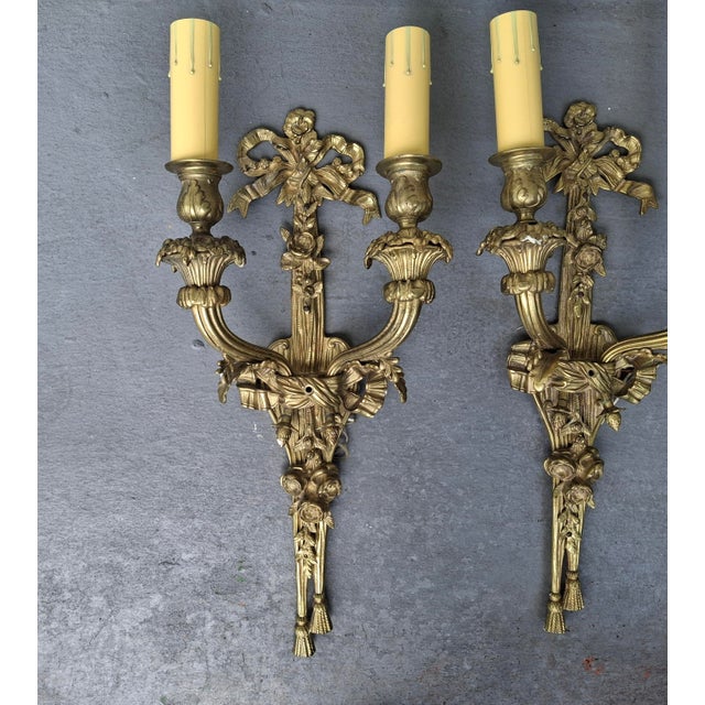 French C1900 Antique French Louis XVI Gold Bronze Ribbon, Tassel, Fruit Detailed Wall Sconces Set of 4 For Sale - Image 3 of 18