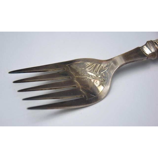 Antique Silver Fish Cutlery Set by English Goldsmiths, 1875, Set of 2 For Sale - Image 4 of 5