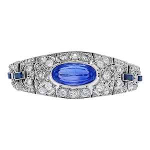 1930s Art Deco Era 20 Carat Oval-Cut Ceylon Sapphire and Old-Euro Cut Diamond Bracelet