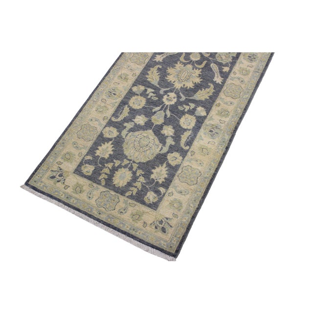 Boho Chic Ziegler 1990's Gray/Ivory Wool Runner Rug- 2'7'' X 8'4'' For Sale In New York - Image 6 of 8
