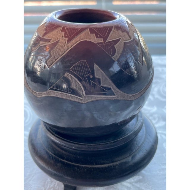 Native American Late 20th Century Santa Clara Pueblo Pottery Vase - Sammy & Adrianna Naranjo Sgraffito Bear Paw 4" For Sale - Image 3 of 8