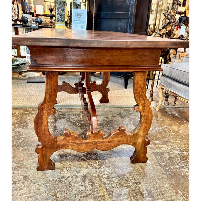 Italian Baroque-Style Writing or Side Table in Walnut, 19th Century For Sale - Image 4 of 14