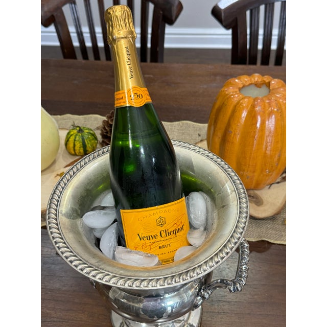 This is a vintage WM Rogers Silverplated Champagne Chiller / Wine Chiller / Ice Bucket from the mid to late 20th century....