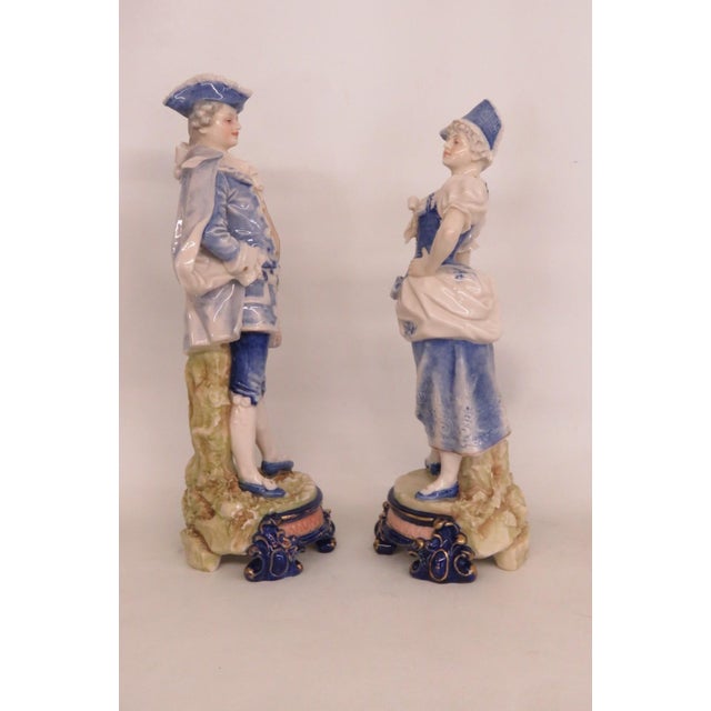 Porcelain Continental Couple Pair of 2 Figurines 18th Century Style Attire 5069b For Sale - Image 4 of 17