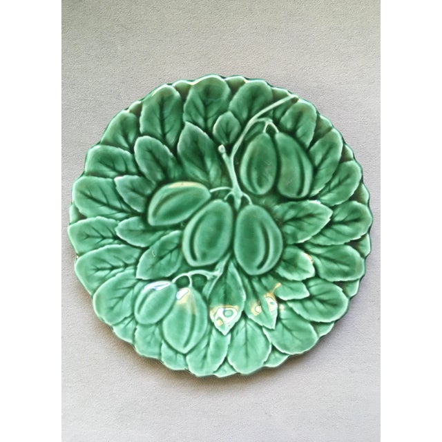 Sarraguemines Vintage Sarraguemines Fruit Patterned Green Glaze Serving Platter & Small Plates Set- 6 Pieces For Sale - Image 4 of 13