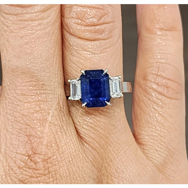 Modern 3.77 Ct Natural Sapphire & Diamond Ring Size 6.5 For Sale - Image 3 of 9