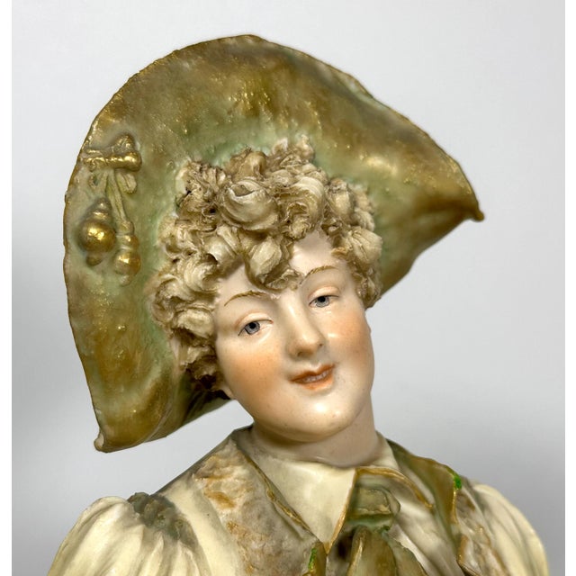 E. W. Turn Wein Porcelain Maiden Bust for your consideration. The bust measures approx. 9 1/2 inches tall, 5 inches wide...