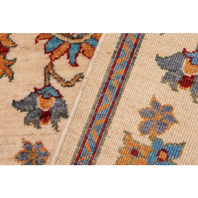 Beige Shabby Chic Ziegler Beige/Red Wool Runner Rug- 2'2'' X 5'0'' For Sale - Image 8 of 10