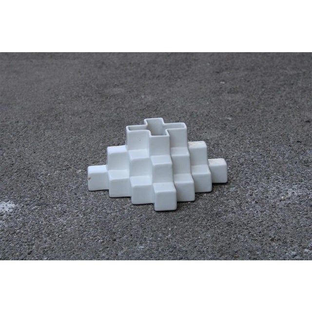 White Ceramic Vase by Makio Hasuike for Gabbianelli, 1970s, in Very Good conditions. Designed 1970 to 1979 This piece has...