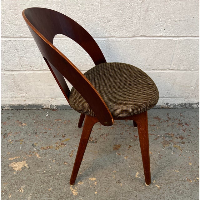 Set of Four Unique Mid-Century Bentwood Dining Chairs For Sale In New York - Image 6 of 12