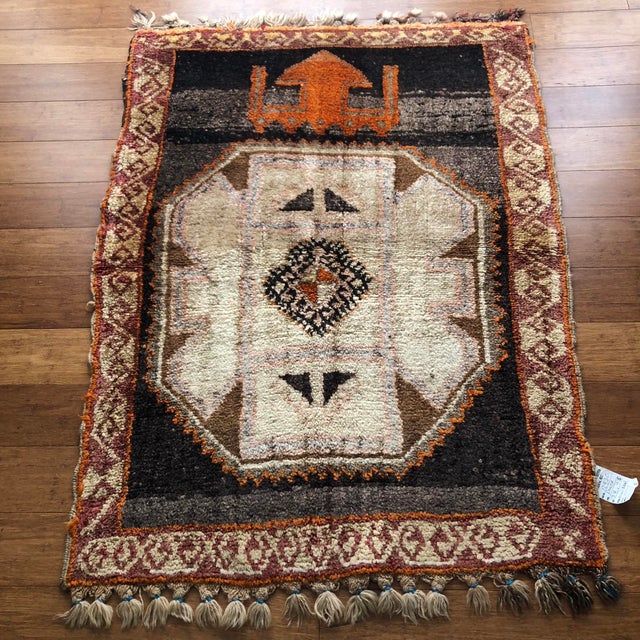 Textile Accent Vintage Rug | Medallion | 3'4" X 4'5" For Sale - Image 7 of 7