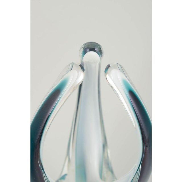 Sculptural Art-Glass Coquille Vase by Paul Kedelv for Flygfors, 1958 For Sale - Image 6 of 8
