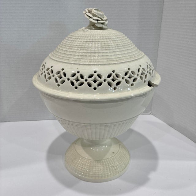 Antique 18th Century George III Creamware Covered Footed Bowl, Compote or Centerpiece With Flower Finial For Sale - Image 4 of 17