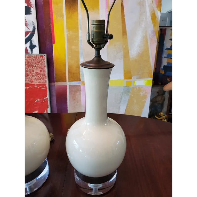 Mid-Century Modern Mid-Century Modern Italian Lucite / Porcelain Cream Lamps - a Pair For Sale - Image 3 of 7