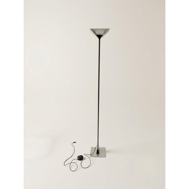Flos Papillona is a floor lamp with a simple and modern design. Designed by Tobia Scarpa in 1975, it is a classic from...