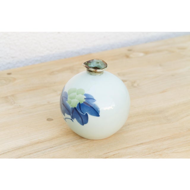 Chinese Hand-Painted Green & Blue Porcelain Vase For Sale - Image 3 of 7