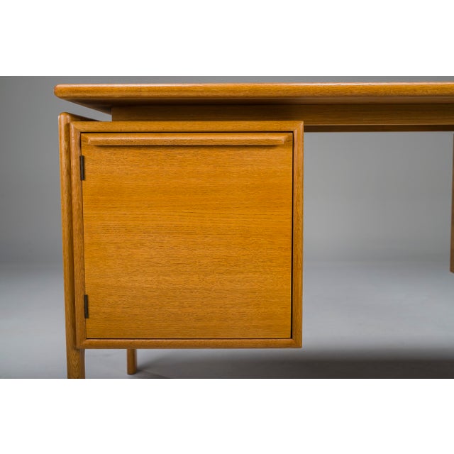 Wood Mid-Century Oak Freestanding Desk from GV Møbler, 1970s For Sale - Image 7 of 18