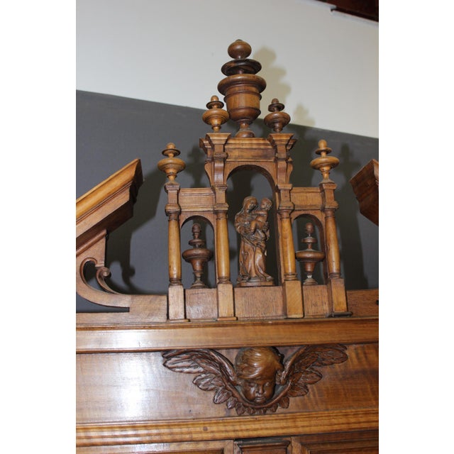 Louis XIII Withdrawal Buffet in Walnut, Late 17th Century For Sale - Image 6 of 18