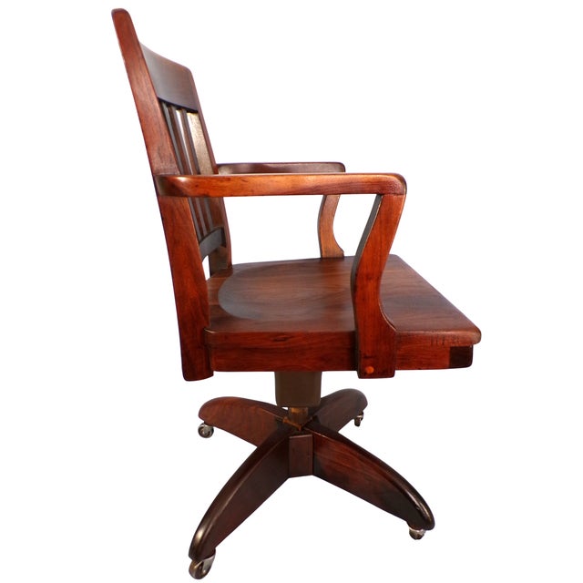 Early 20th Century Gunlocke Restored "Bank of England" Banker’s Armchair For Sale - Image 9 of 18