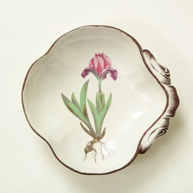Early 19th Century Set of Six English Pearlware Shell Dishes For Sale - Image 5 of 11