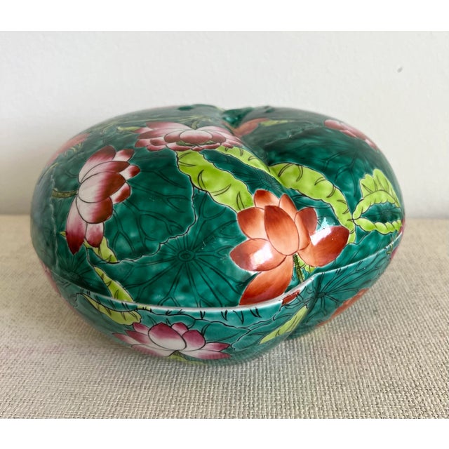Chinoiserie Large Chinoiserie Lotus Flower Porcelain Lidded Box For Sale - Image 3 of 13
