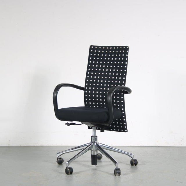 These lovely desk chairs are designed by Antonio Citterio and manufactured by Vitra around 1980. They have a beautiful...
