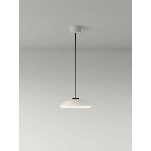 Contemporary Small White Headhat Plate Pendant Lamp by Santa & Cole For Sale - Image 3 of 13