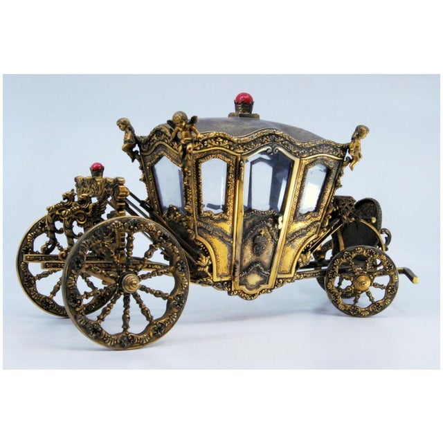Metal Silver-Gilt Carriage with Portuguese Coat of Arms Engravings, Garlands, Angelic Figures and Glass Applications For Sale - Image 7 of 11