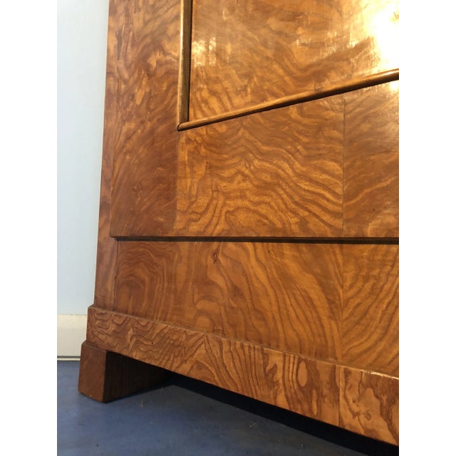 Brown Biedermeier Elm Corner Cupboard, 1830s For Sale - Image 8 of 11