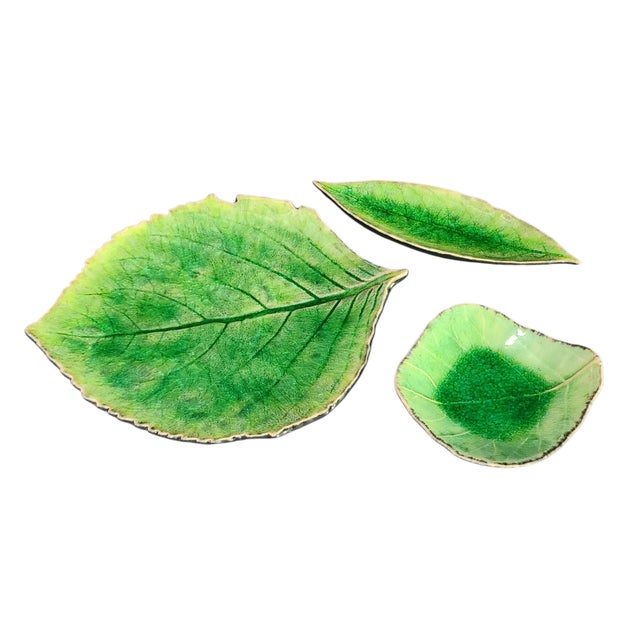 Late 20th Century Costa-Nova Portugal Hand Painted Ceramic Set of 3 Green Leaf Dip Plates Bowls For Sale - Image 10 of 10
