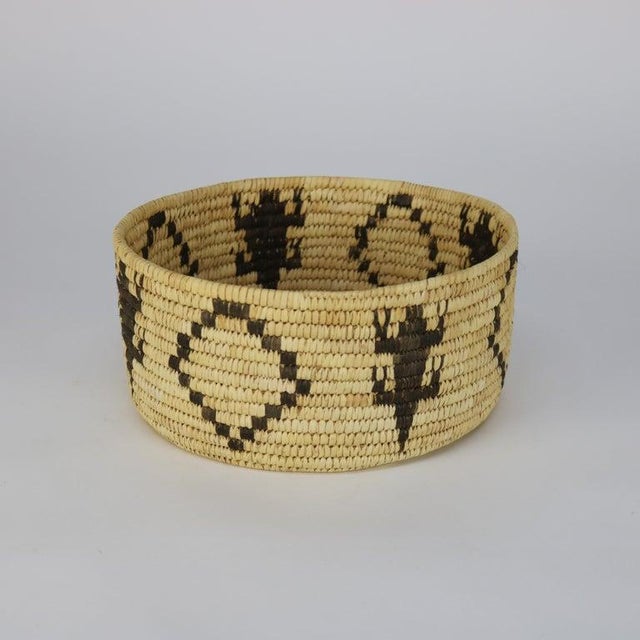 Vintage Southwest Native American Figural Woven Reed Bowl 20thC Measures - 4.75"H x 10.25"W x 10.25"D