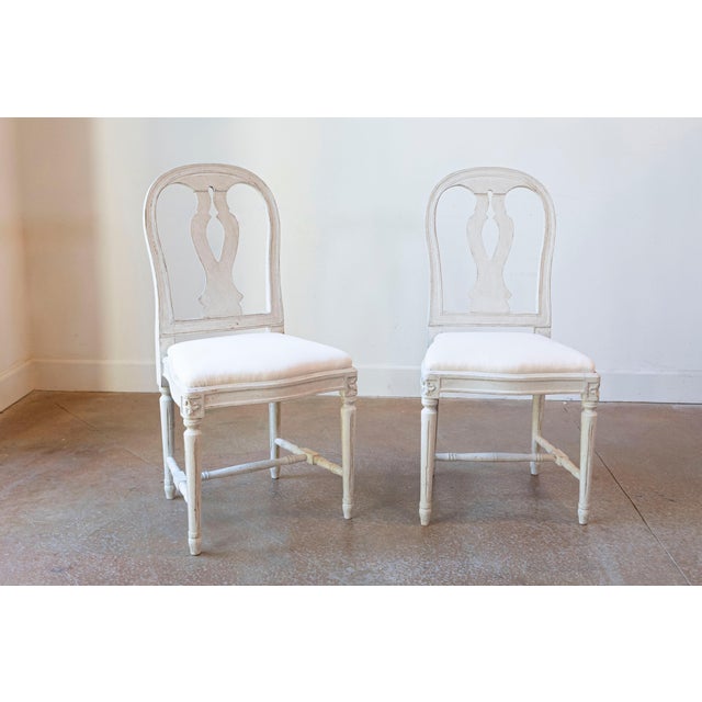 Set of 10 Swedish Painted Dining Room Chairs with Carved Splats and Upholstery For Sale In Atlanta - Image 6 of 7