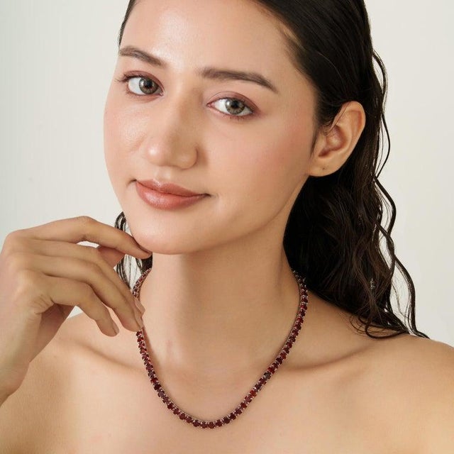 Classic Silver 49.05ct Natural Garnet Tennis Necklace Gift for Her For Sale - Image 4 of 12