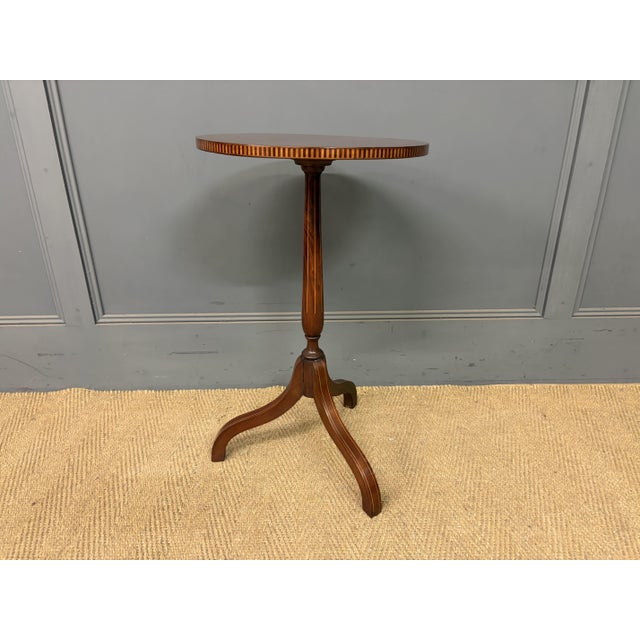 A very good Edwardian period inlaid mahogany wine table of generous proportions. Well constructed in solid mahogany with...
