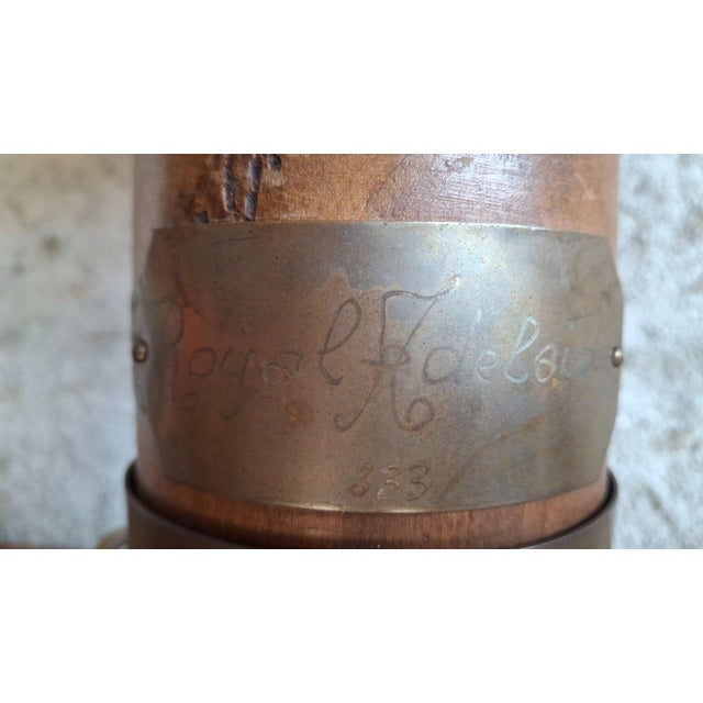 Gold Antique Lamp in Turned Wood and Engraved Brass from Royal Adelaide, 1890s For Sale - Image 8 of 13