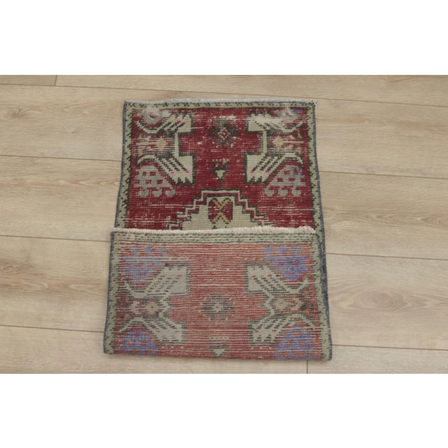 1970s Turkish Vintage Medallion Design Red Oushak Rug For Sale - Image 9 of 10