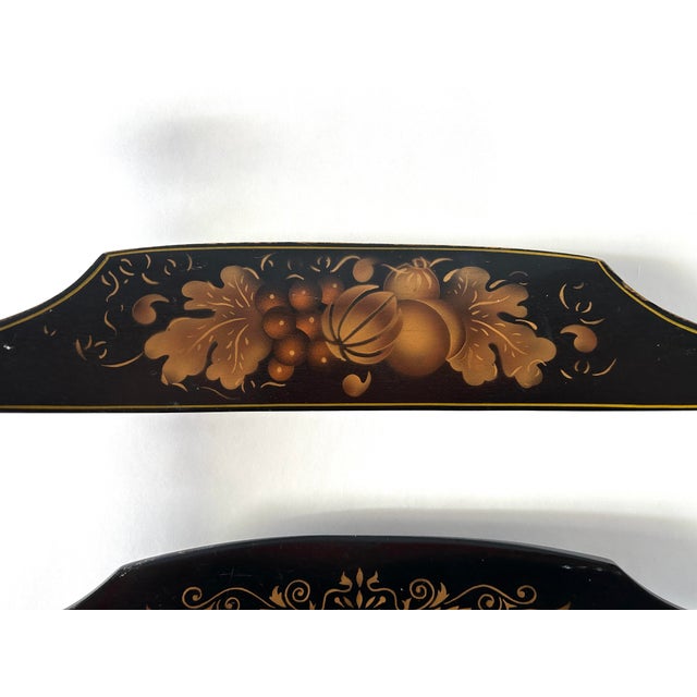 L. Hitchcock Rush Seat, Stenciled Ladder Back Dining Chair c.1980. For Sale In New York - Image 6 of 12