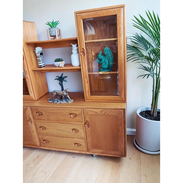 Mid-Century Windsor Sideboard with Display Cabinets in Elm by Lucian Ercolani for Ercol, 1990s For Sale - Image 10 of 18